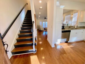 Interior - Reedy River Retreat - Walk to Everything Downtown (Greenville)