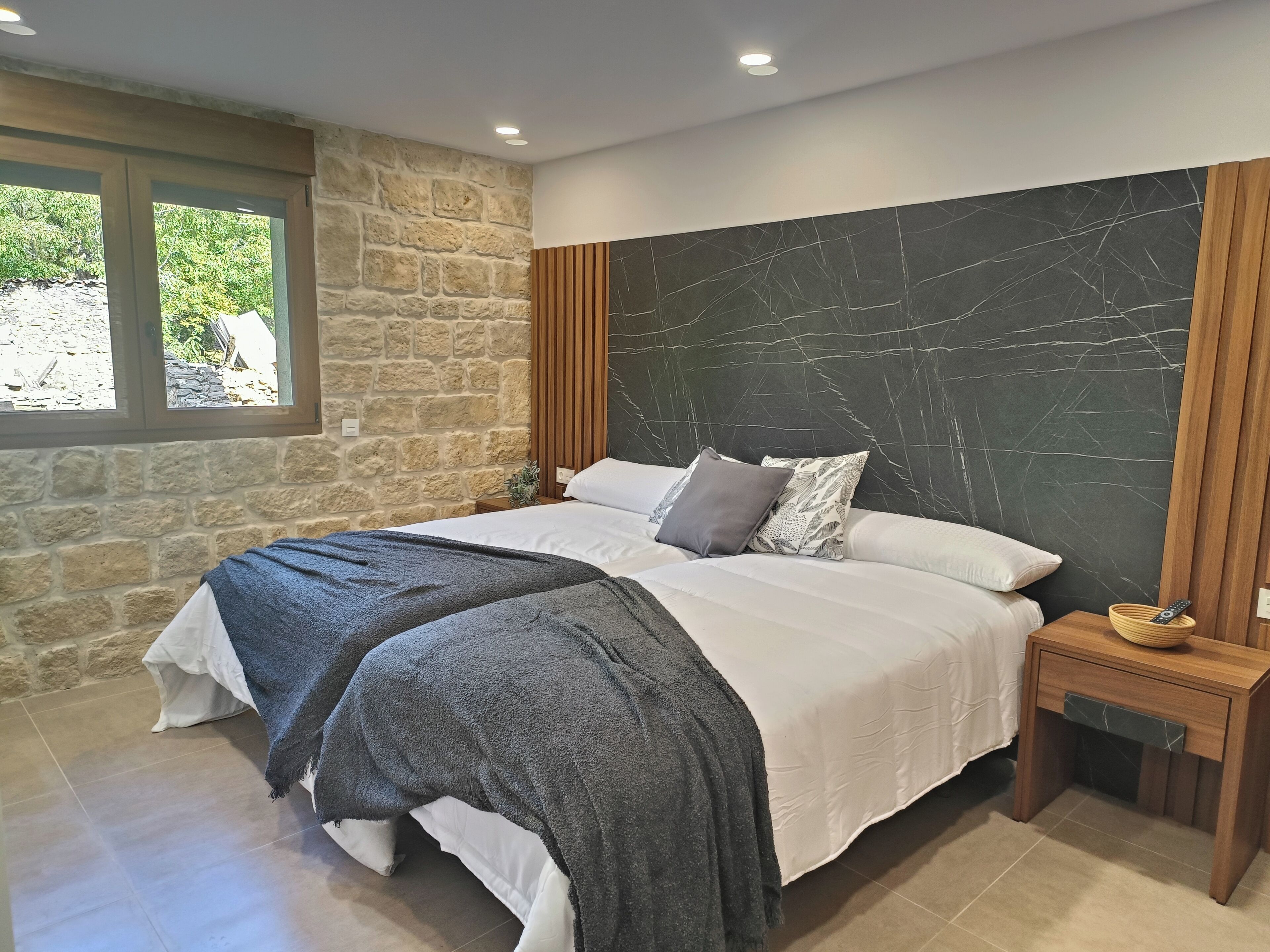 6 chambres, fer et planche à repasser, lit parapluie, Wi-Fi gratuit