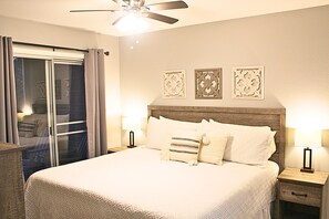 2 bedrooms, iron/ironing board, travel cot, free WiFi - NO STEPS, True ROLL-IN unit. 2BD/2BA condo next to Silver Dollar City & Lake (Branson)