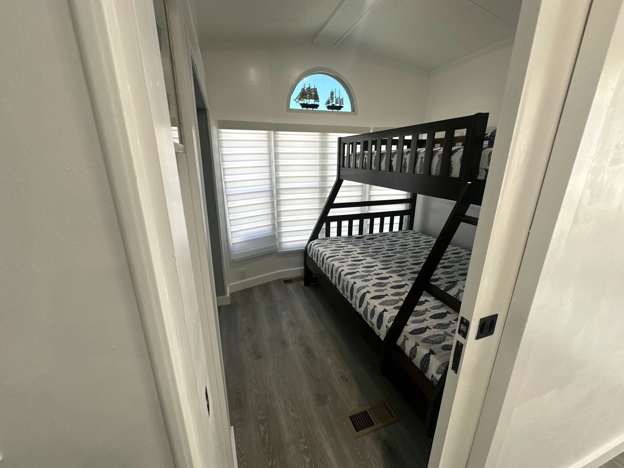 2 chambres, coffres-forts dans les chambres, Wi-Fi, draps fournis