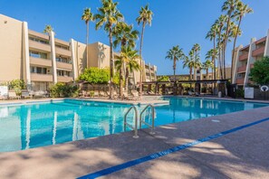 Outdoor pool, a heated pool - New Listing with Premier Host Luxury Meets Comfort Walk to Old Town Heated Pool (SCOTTSDALE)