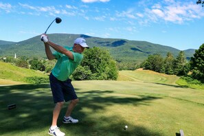 Golf - Cozy Queen Suite with Fireplace & Kitchen (Manchester)