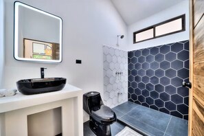 Shower, towels - Tres Pipas-Selva | Beachfront Arrecife, Wifi, AC (Punta Uva)