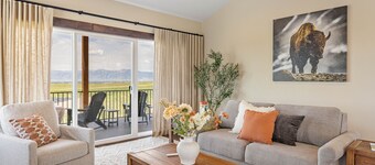 New! Modern Retreat, Mountain Views, Ski, Hike, Fireplace 10 mi downtown Bozeman