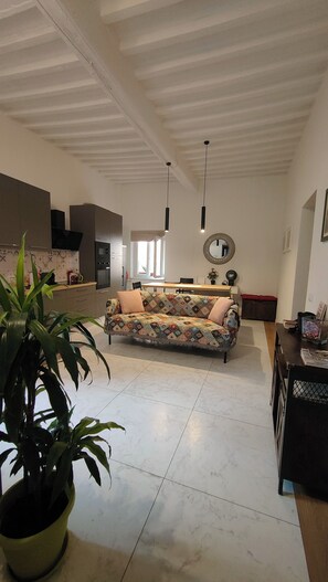 Superior Apartment, Balcony, Courtyard View | Living area - L'ANGOLO DI GALILEO (Pisa)