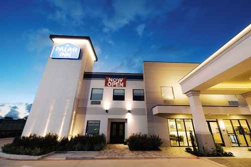 Palace Inn Blue 290 W 43rd & Bingle Rd