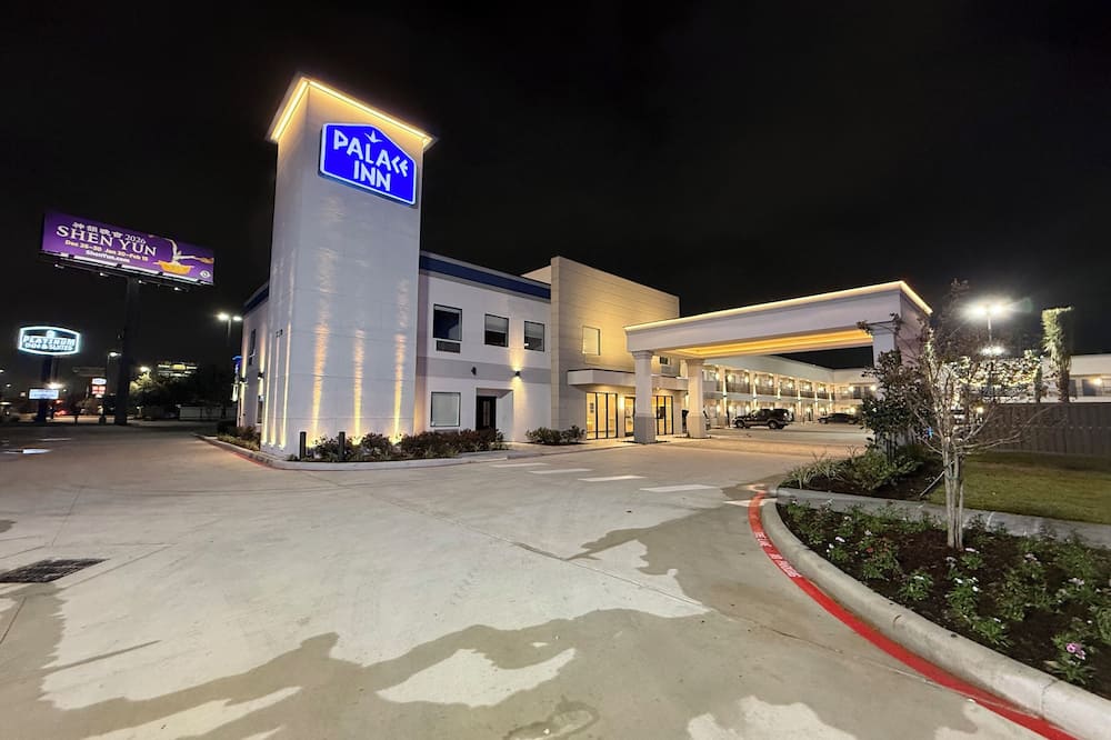 Palace Inn Blue 290 W 43rd & Bingle Rd