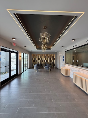 Lobby. Palace Inn Blue 290 W 43rd & Bingle Rd