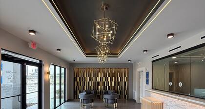 Palace Inn Blue 290 W 43rd & Bingle Rd