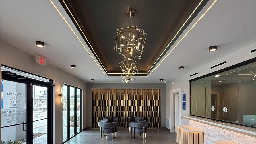 Palace Inn Blue 290 W 43rd & Bingle Rd