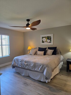 2 bedrooms, iron/ironing board, internet, bed sheets