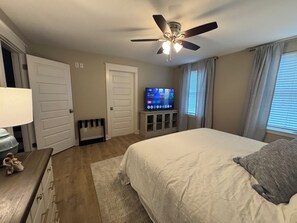 3 bedrooms, desk, iron/ironing board, WiFi