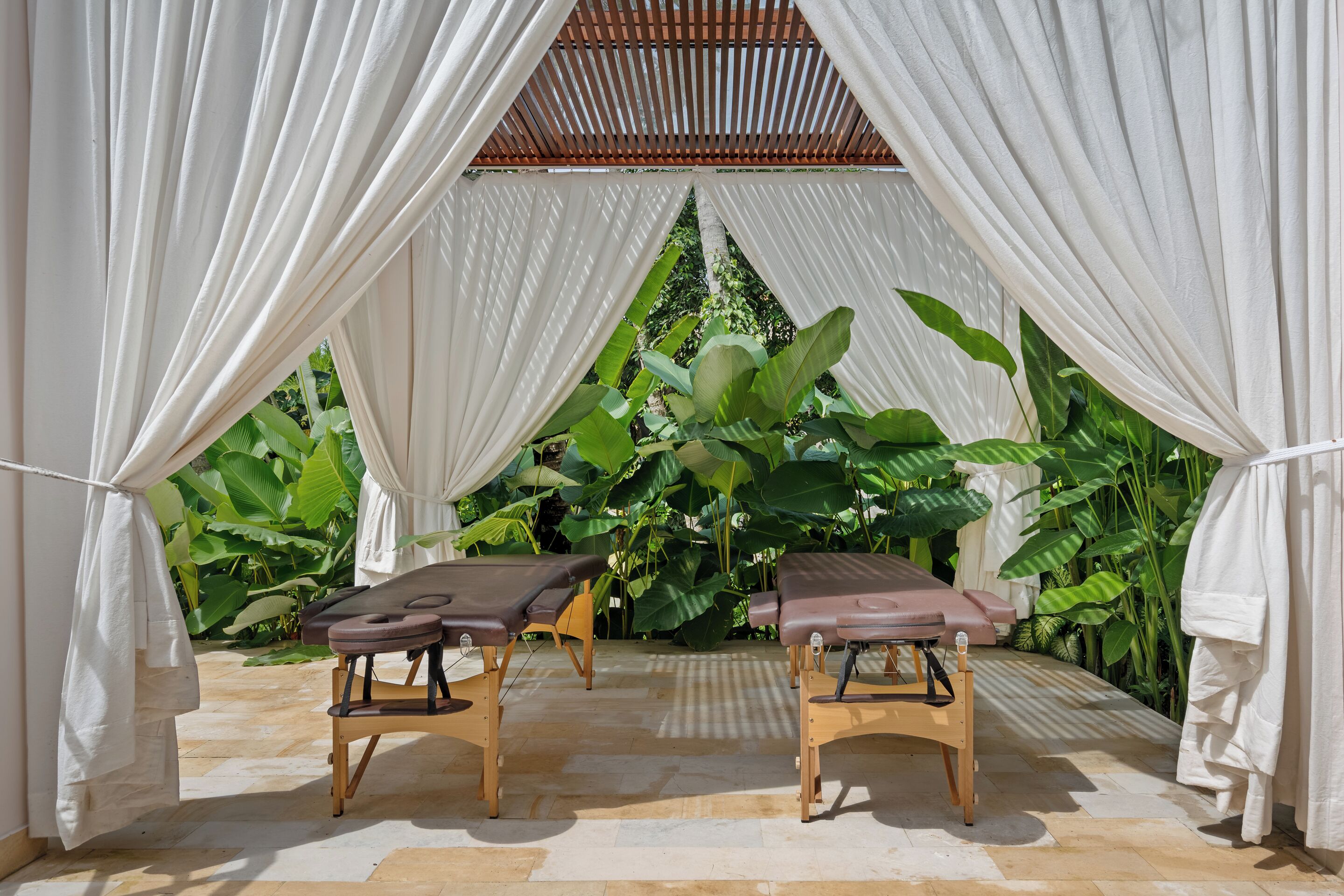 Trattamenti per il corpo, aromaterapia, massaggi con le pietre calde