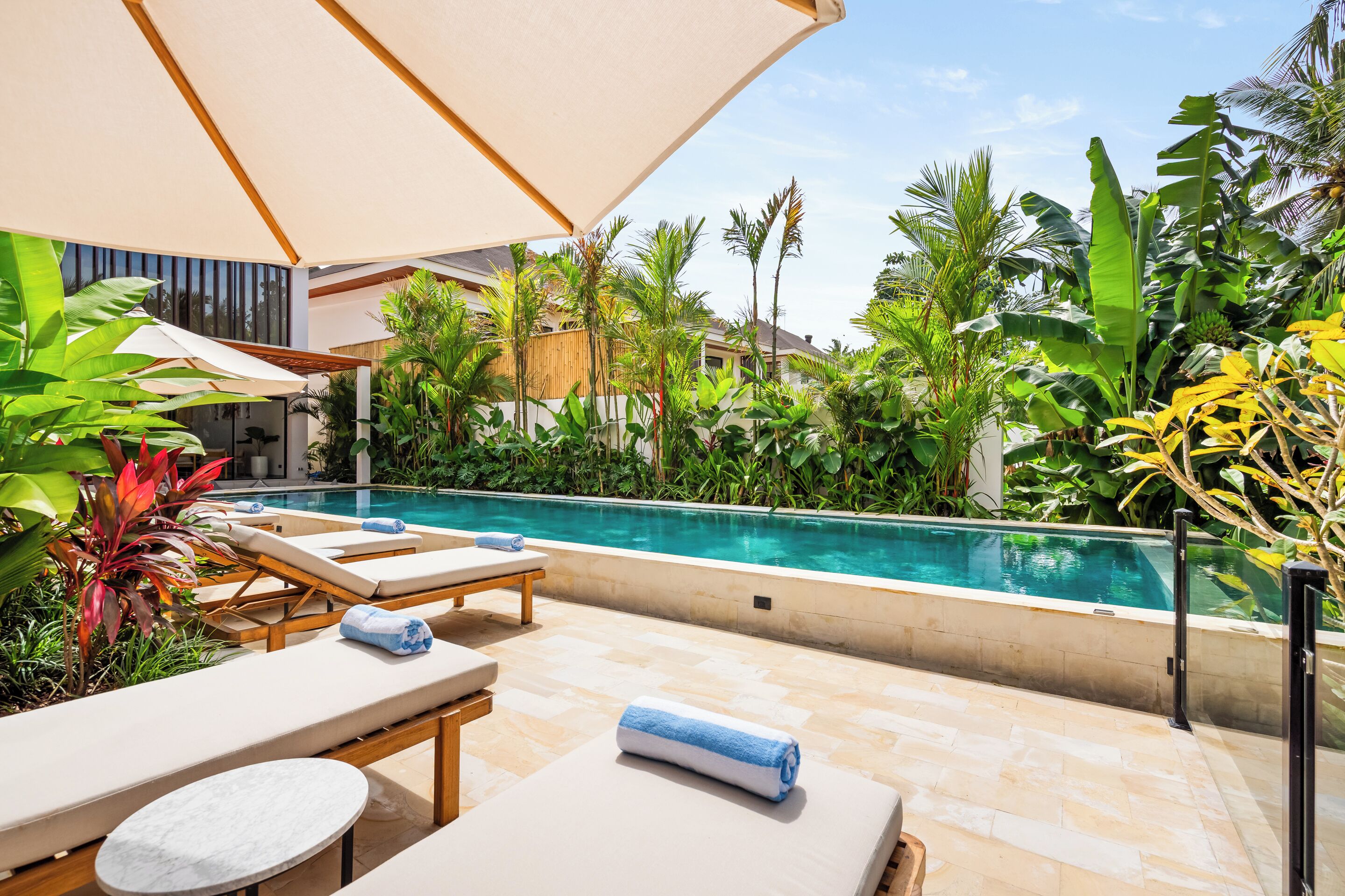 7 piscinas al aire libre, sombrillas, tumbonas