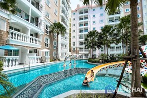 Outdoor pool - Seven sea côte d'Azur - One bedroom apartment beach front Jomtien Pattaya (Tambon Na Chom Thian)