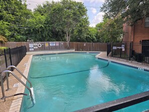 Pool - The Zen Den 2BR/1.5BA near Med Center (San Antonio)