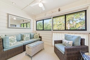 TV, fireplace, offices