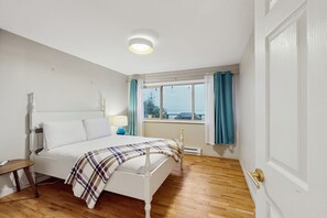 Internet, bed sheets