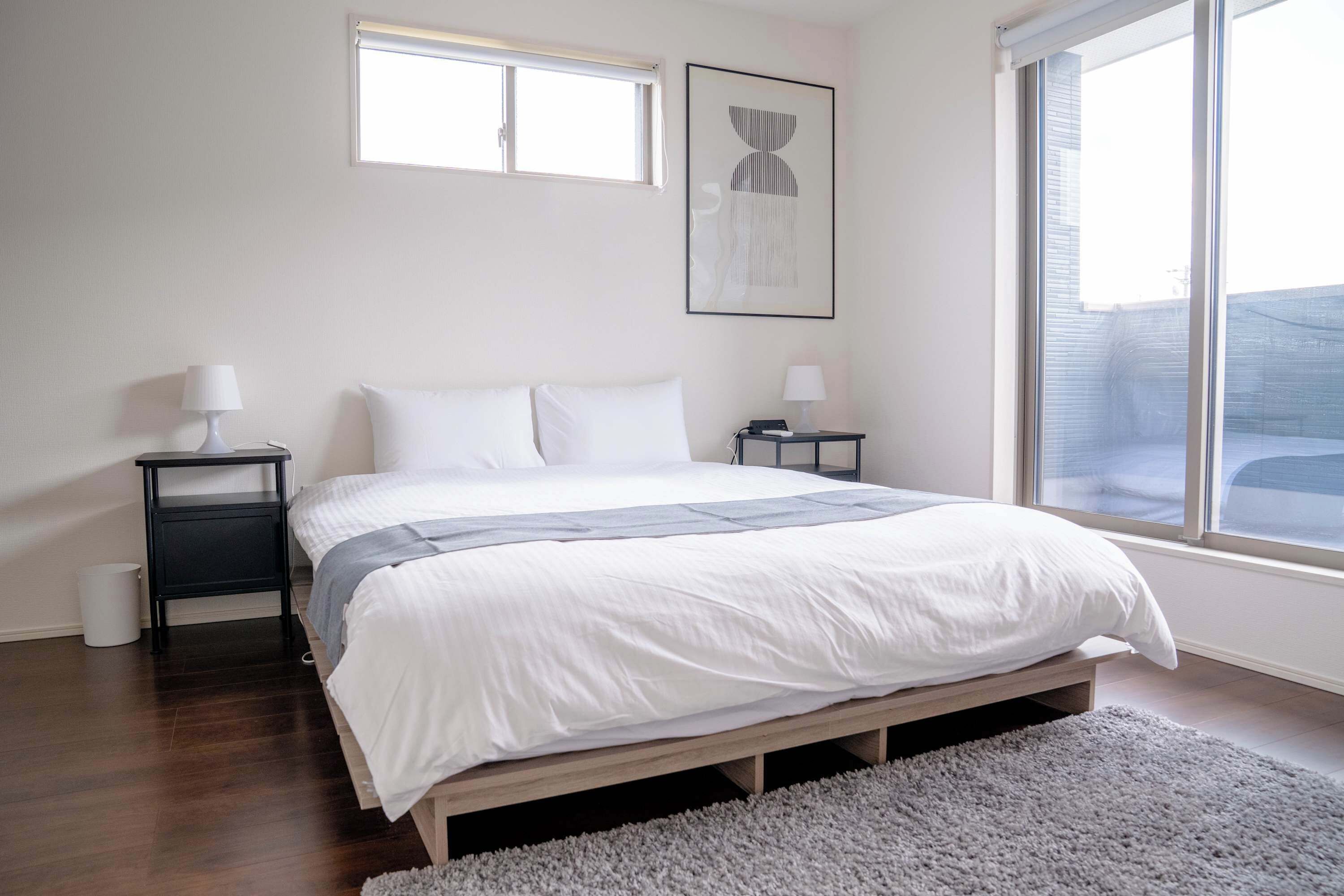 Una scrivania, ferro/asse da stiro, Wi-Fi, lenzuola