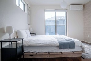 Room - 25 mins to Aso Volcano Serene 4BR House by Restavio (Ozu)