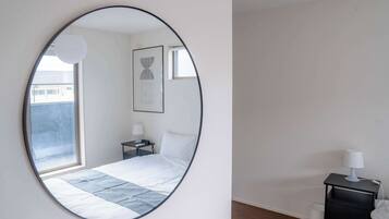 3 bedrooms, desk, iron/ironing board, WiFi