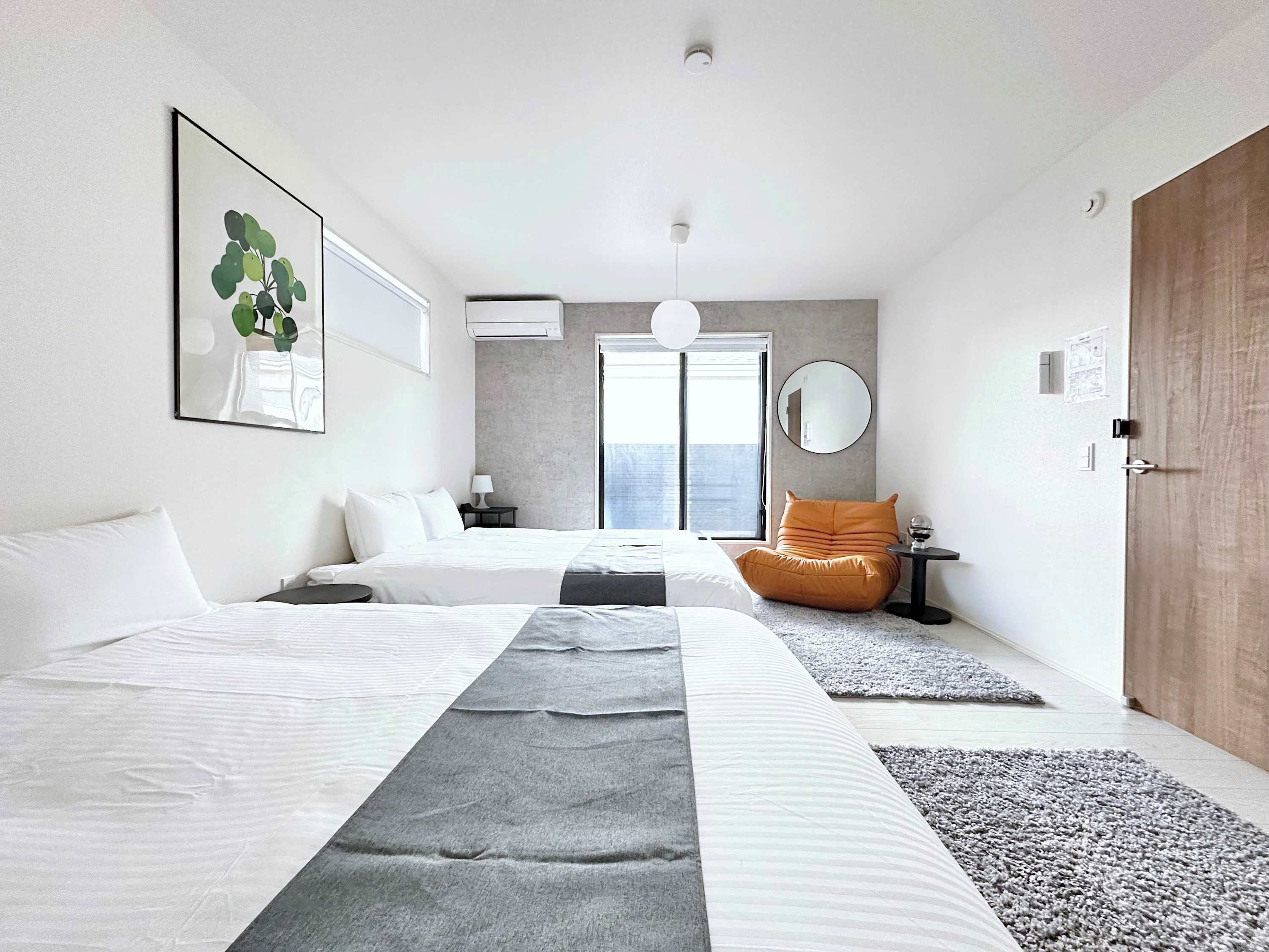 3 slaapkamers, een strijkplank/strijkijzer, wifi, beddengoed