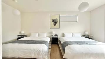 3 bedrooms, iron/ironing board, WiFi, bed sheets