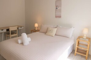 3 slaapkamers, een bureau, wifi, beddengoed