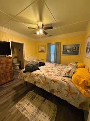 3 bedrooms, free WiFi, bed sheets