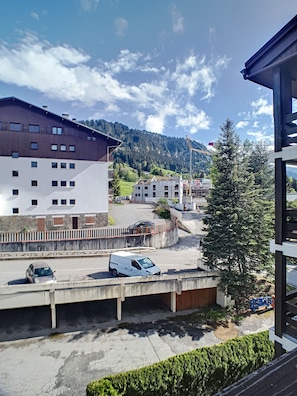 Property grounds - 1 RR6279 -Apartment rental near the slopes – 3 bedrooms – Rochebrune (Megève)