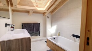 Douche, serviettes fournies