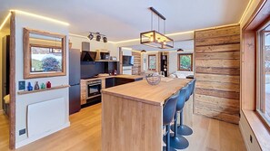 Refrigerador, microondas, horno y lavavajillas