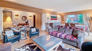 Living area - 1 Sunshine Apartment rental near the center (Megève)