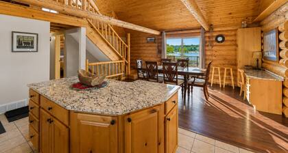 Game Room Log Cabin Near Dells Hot Tub