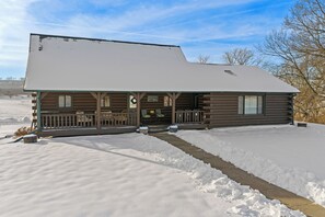 Exterior - Game Room Log Cabin Near Dells Hot Tub (Lyndon Station)