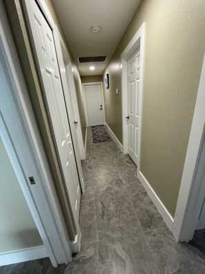 Interior - NEW Winter cold
Escape Serene 3/ 2 bath house with AC in charming Bradenton. (Bradenton)