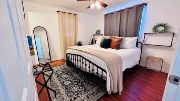 4 chambres, fer et planche à repasser, Wi-Fi, draps fournis