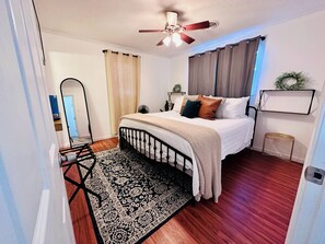 4 chambres, fer et planche à repasser, Wi-Fi, draps fournis