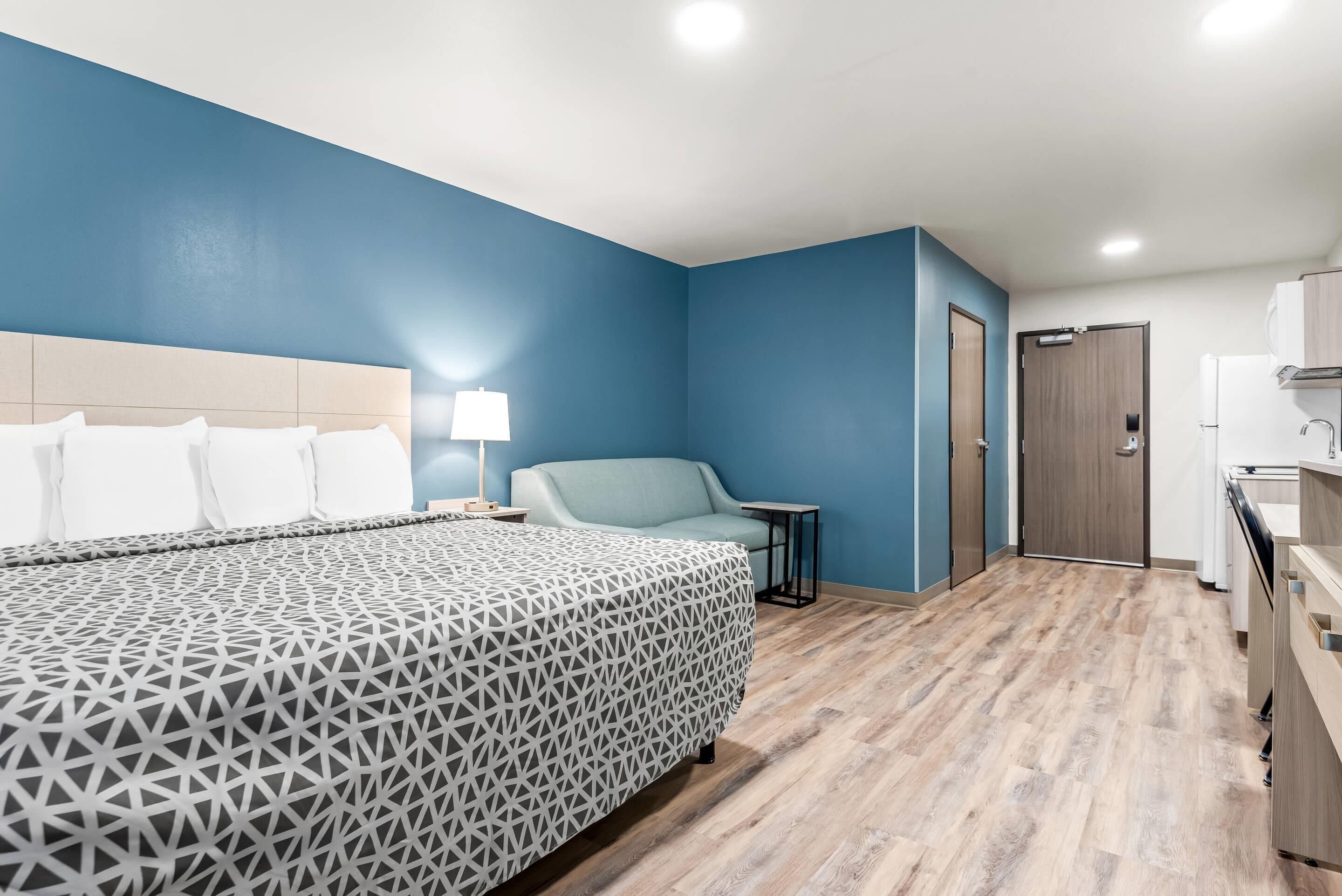 Suite, 1 King Bed, Non Smoking
