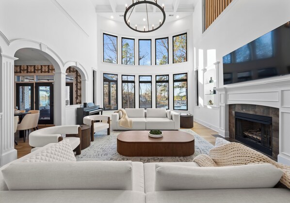 Smart TV, fireplace, ping pong