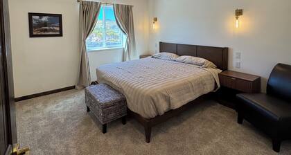 The Lava White House - Sleeps 50+