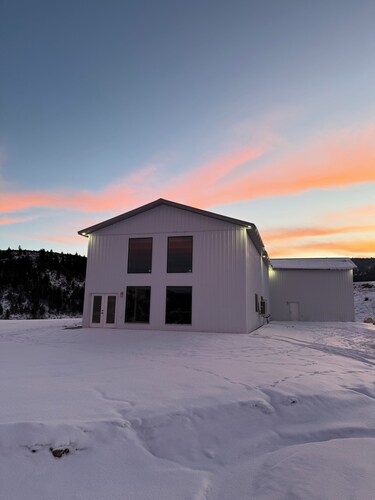 The Lava White House - Sleeps 50+