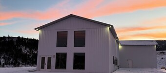 The Lava White House - Sleeps 50+