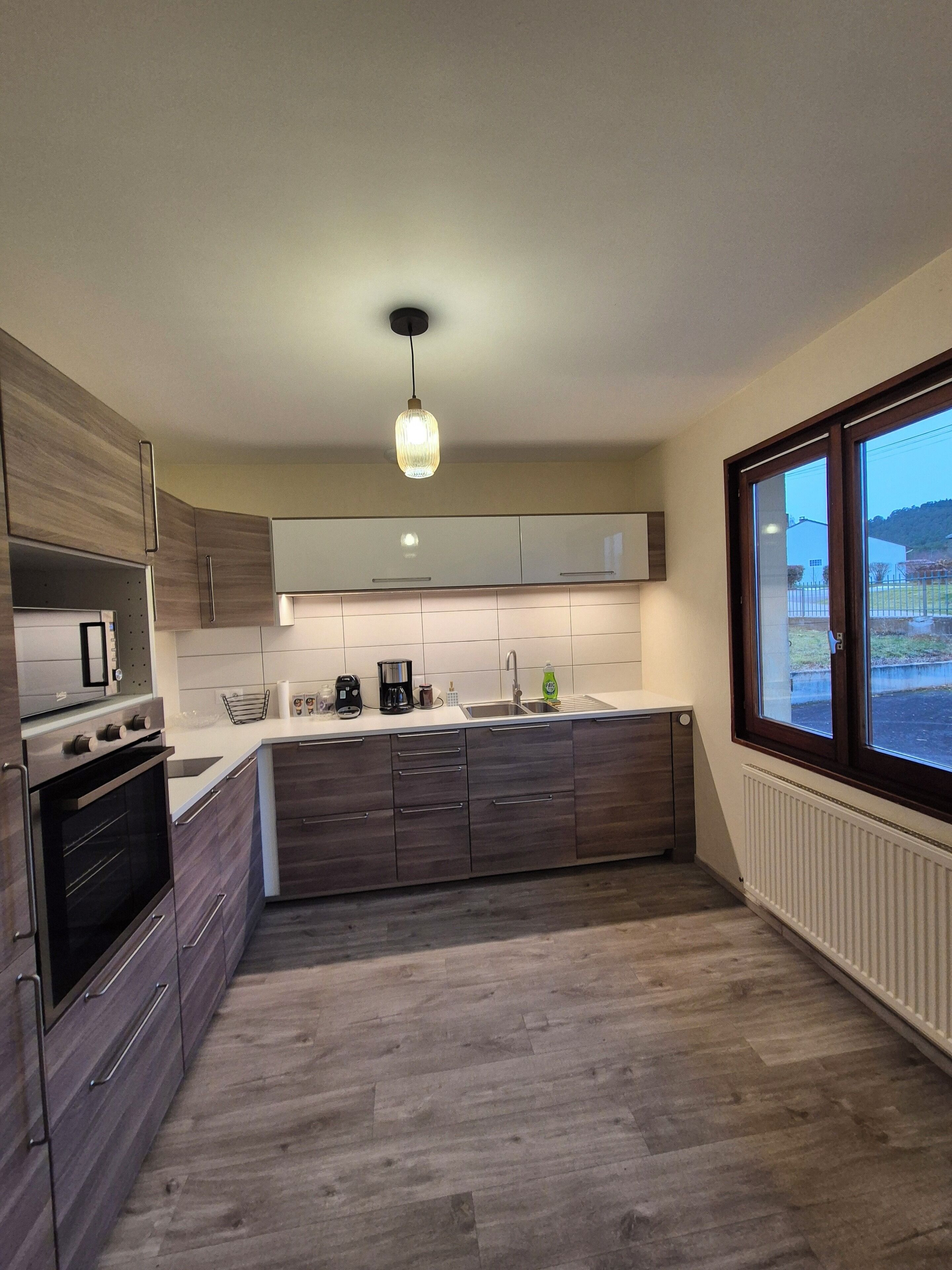 Frigorífic, microones, forn i placa de cuina 