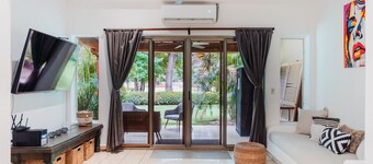 Town House 4: Comfort and golf course view