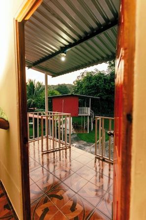 Desk, laptop workspace, free WiFi - Hotel Castillo Blanco (El Zonte)