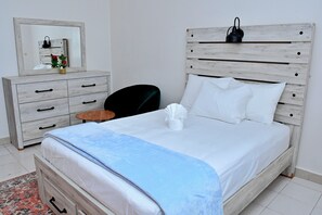 3 bedrooms, iron/ironing board, free WiFi, bed sheets