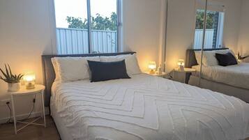Iron/ironing board, WiFi, bed sheets