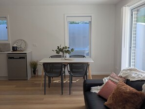 TV - Style & Stay`s `One & Only` (Weston)