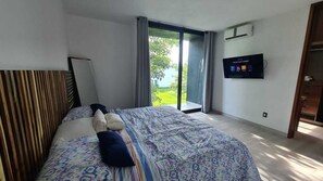 4 bedrooms, free WiFi, bed sheets, wheelchair access - Residence near the beach (Mezcales)